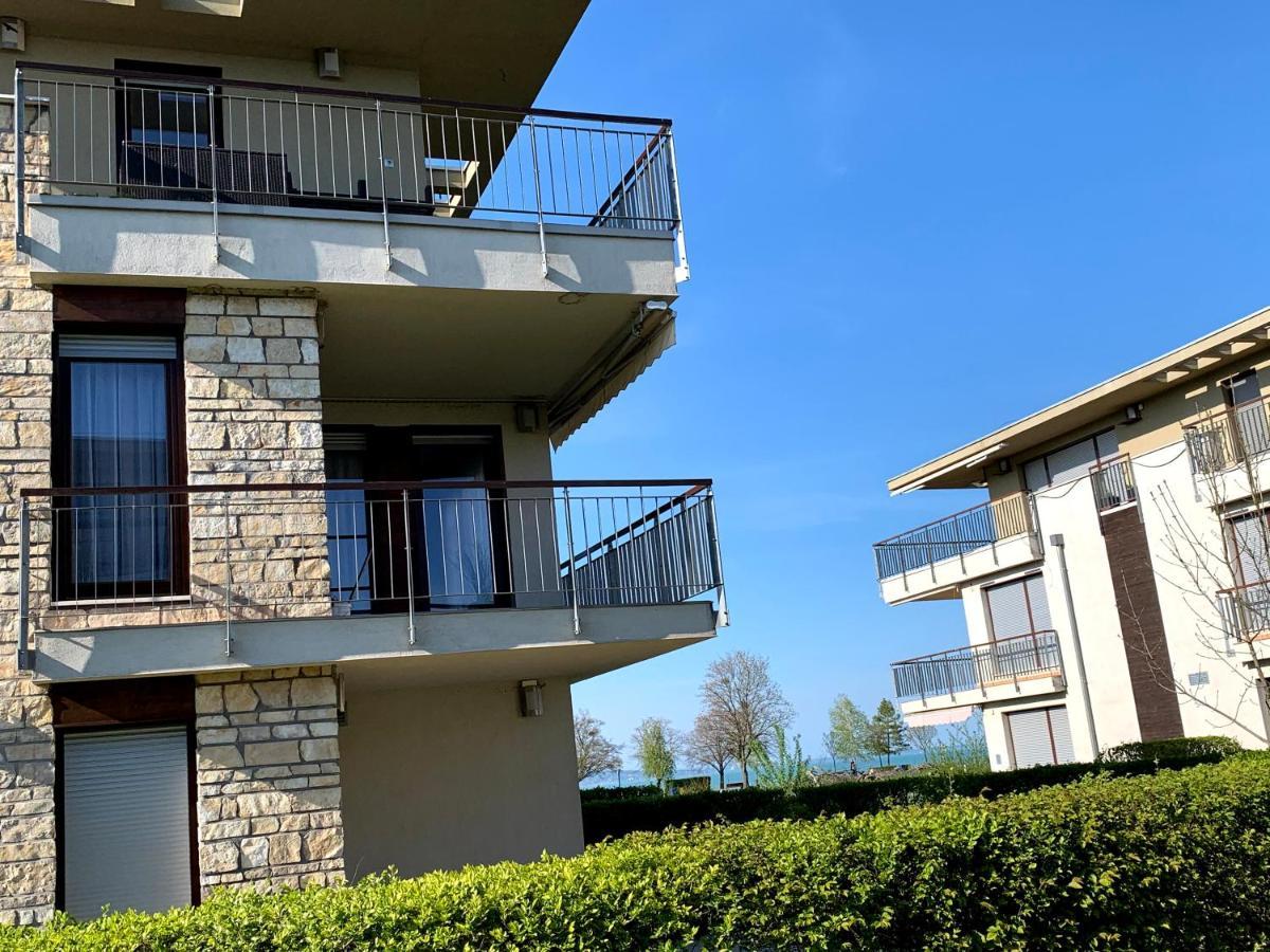 Lakeside Luxury Apartment Zamárdi Exteriör bild