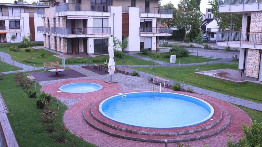 Lakeside Luxury Apartment Zamárdi Exteriör bild