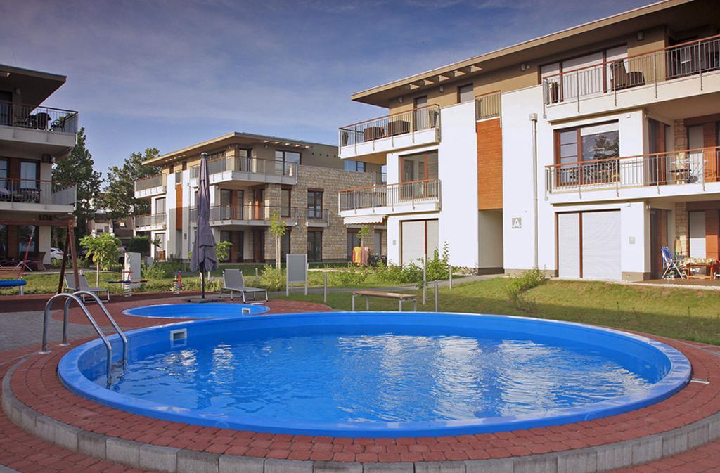 Lakeside Luxury Apartment Zamárdi Exteriör bild